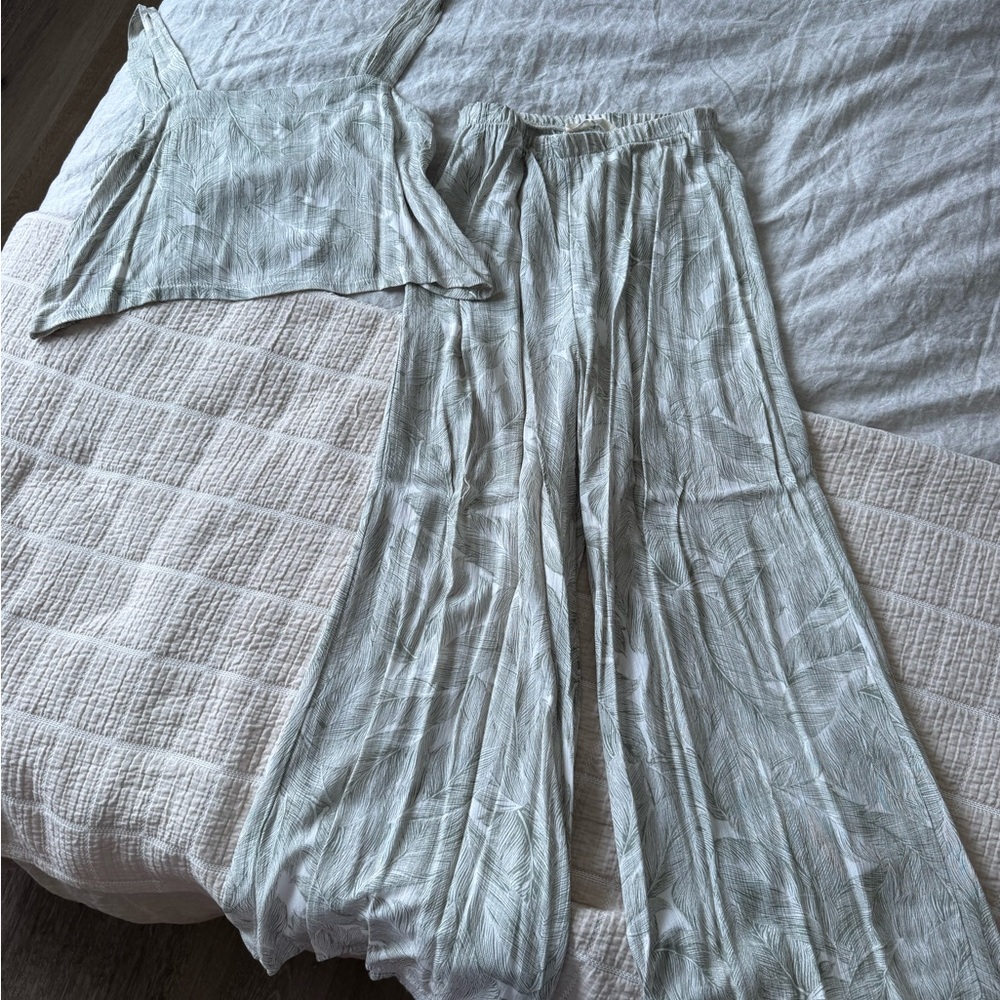 Light Green Leaf Print Two-Piece Set